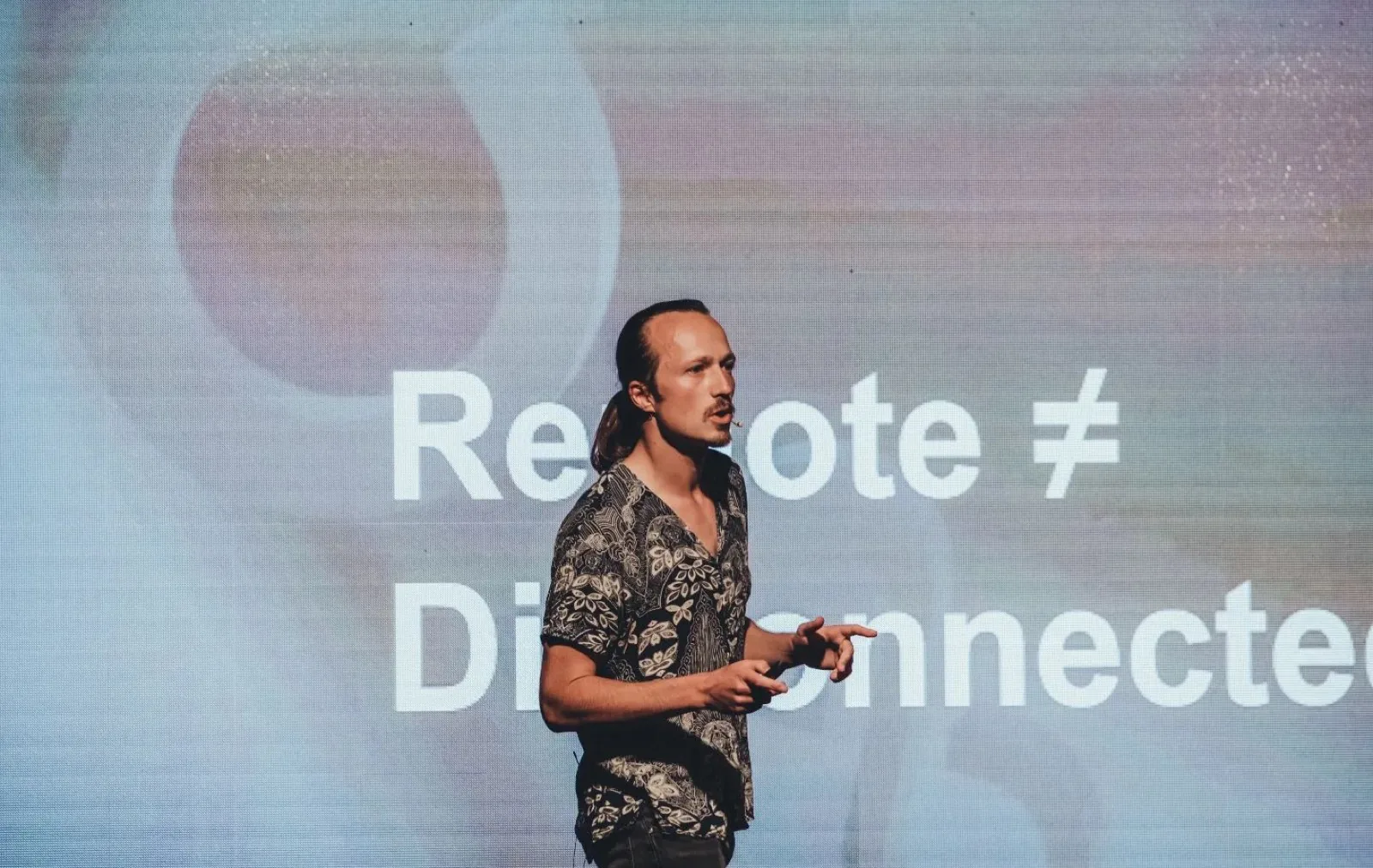 A Co-Liv talk on stage: Remote does not mean disconnected